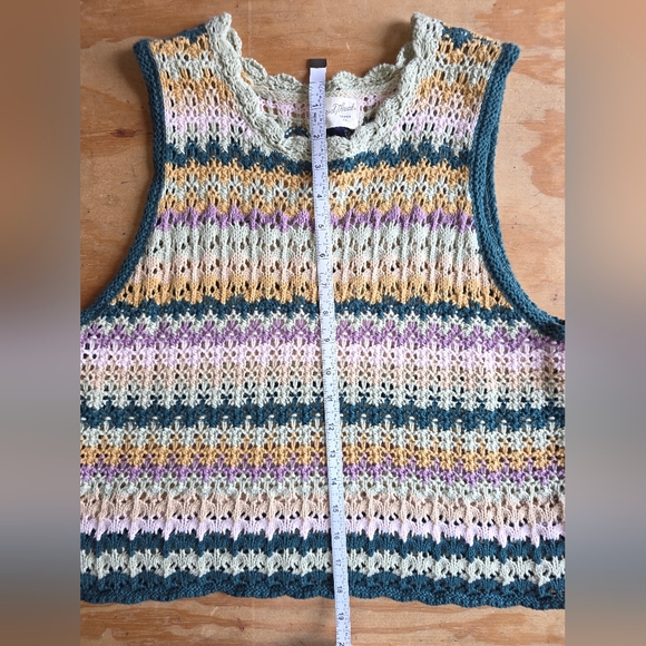 Universal Thread Striped Crochet Tank Top (TK1) - Picture 5 of 7